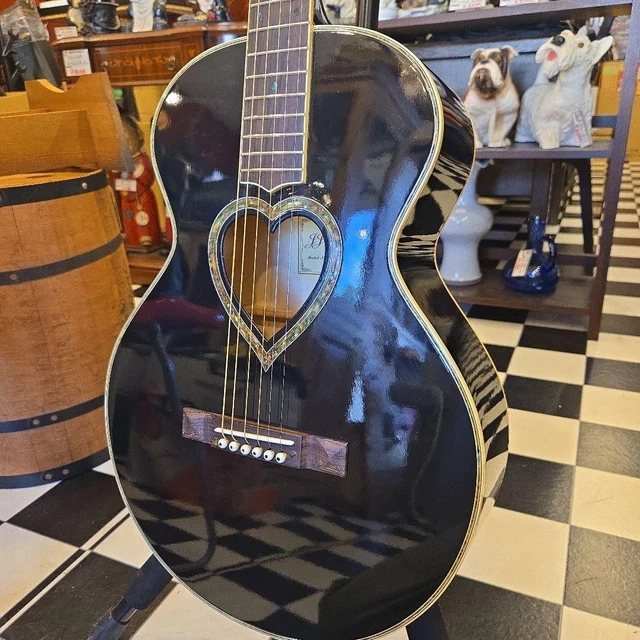 JJ Heart JJC-HRTKIT ハート JJ Heart Acoustic Guitar Package | zZounds