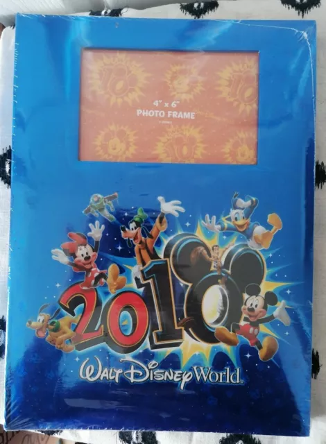 Walt Disney World 2020 Mickey & Friends Autograph Book with Pen Sealed