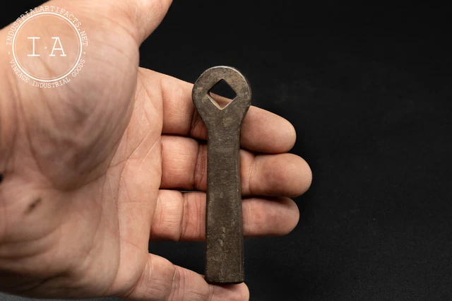Nail/Bolt Header