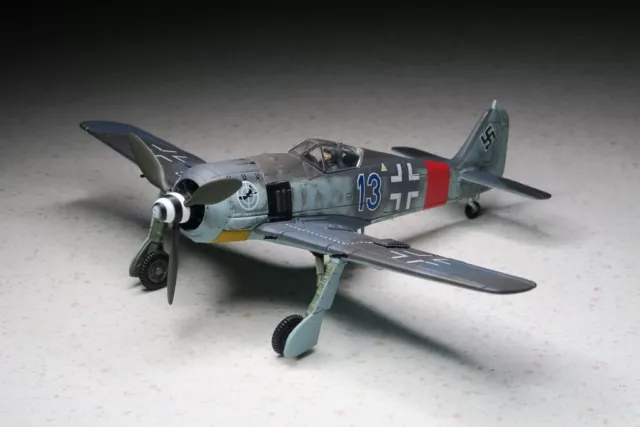 Fw190A Blue 13 Jg 300 Walther Dahl Jutebog 1944 - Corgi Aa34314 1/72 0001/1100