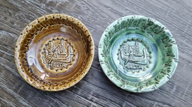 2 BP Malta Wade Style Pottery Ceramic Small Trinket Dishes Green Tan Brown