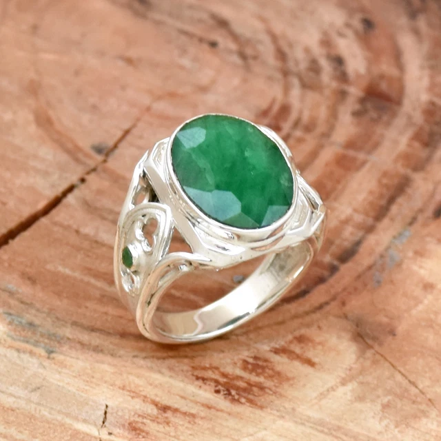 Emerald stone silver ring online