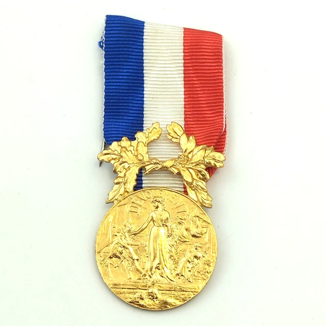 Médaille Assistante Du Devoir National (REF25337) - Taille Ordonnance - France 1919-1930