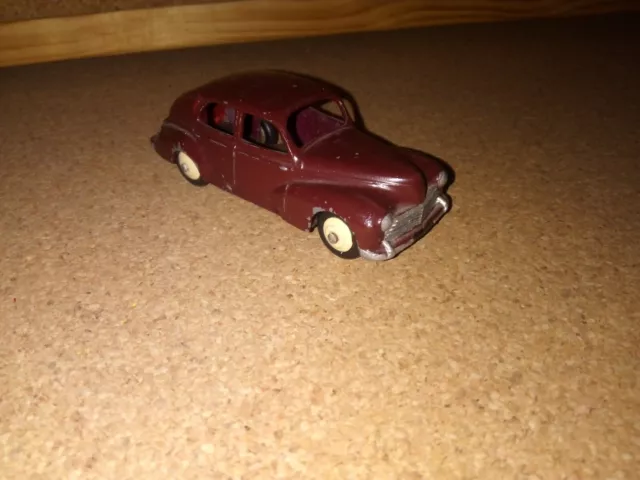 Dinky toys 24R Peugeot 203 Made in France Meccano