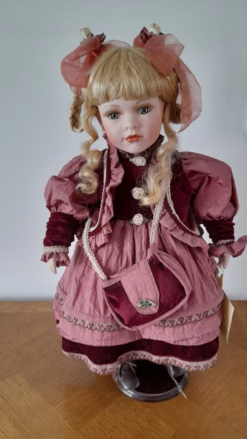 Poupée Porcelaine Carine Repeinte / Poupée Customisé/ Poupée De