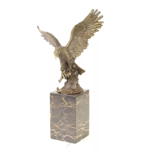 Bronzefigur Skulptur Bronzestatue Bronze Adler mit Fisch Beute