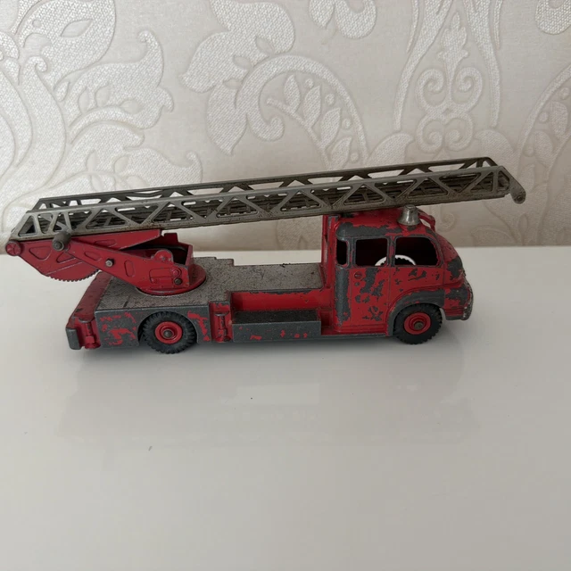 Lot 24 - A DINKY 956 Turntable Fire Escape repainted