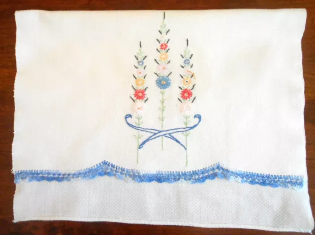 Vintage Tea Or Guest Towel Hand Embroidered Flower Sprays Multicolor Crochet Hem