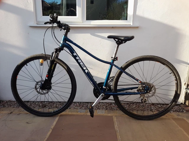 TREK NEKO 1 Hybrid Ladies Bike 2015 HARDLY USED Ideal Xmas