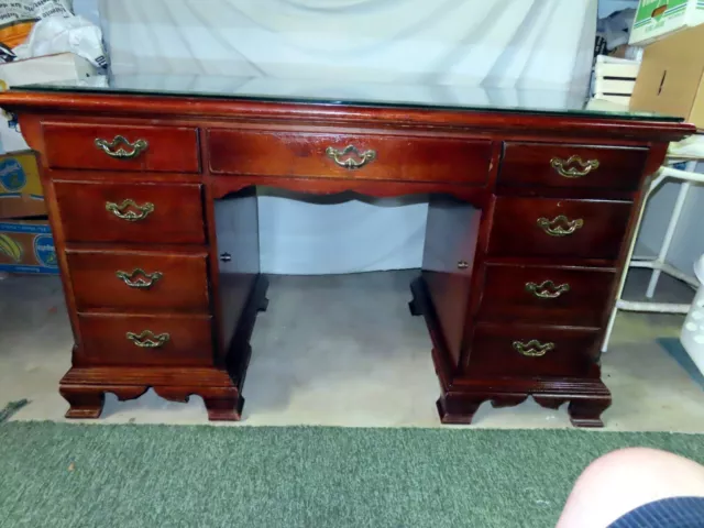 PICK UP=IRVINE CA=MAKE OFFER=THOMASVILLE=Large Executive=HOME=OFFICE DESK C PICS PICK UP=IRVINE CA=MAKE OFFER=THOMASVILLE=Large Executive=HOME=OFFICE DESK C PICS