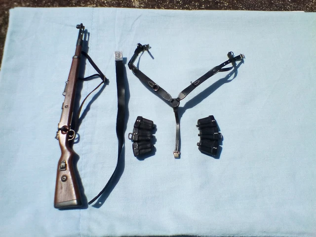 DRAGON MODELS DML - 1/6 WW2 German k98 Rifle with belt + ammo pouches + y-strap