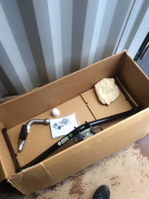 Genuine suzuki deals vitara tow bar
