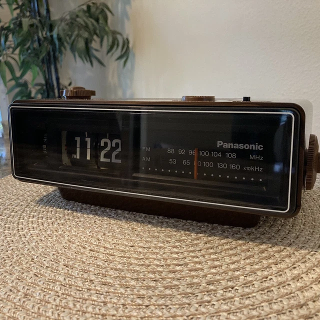 VINTAGE PANASONIC FLIP Clock Radio RC6030 AM FM Alarm Groundhog Day