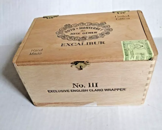 HOYO DE MONTERREY DE JOSE GENER EXCALIBUR Wood Cigar Empty Box 6.8" x 4.6" x 3.6