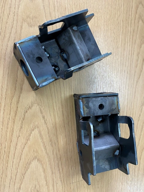 Jacking Point Land Rover Defender 90 LAND ROVER DEFENDER 90/110/130 Front Chassis Jack Mount Assemblies ...