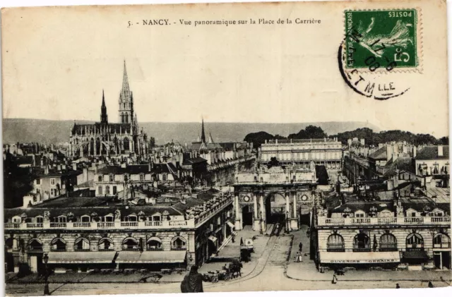 CPA Nancy-Vue panoramique sur la Place de la Carriére (187222)