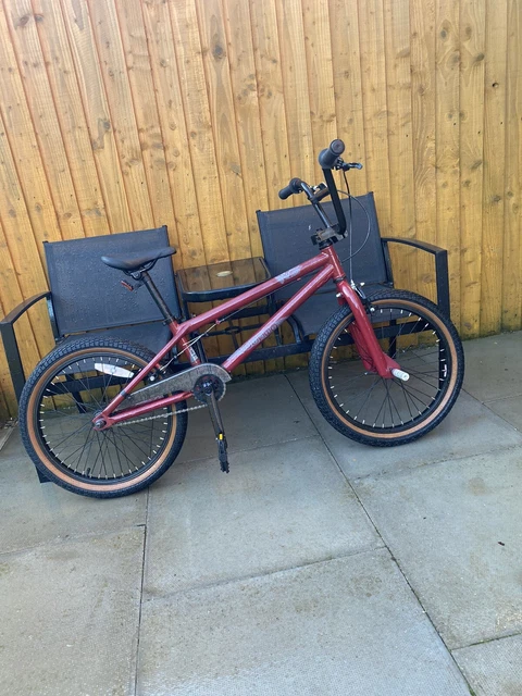 VOODOO RUNE 20 BMX Bike Halfords Red Maroon Excellent Condition