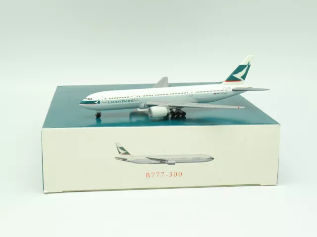Herpa Aircraft Airlines 1/500 - Boeing 777 300 Cathay Pacific B-Hna