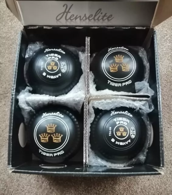 Henselite tiger pro bowls, set of 4 in Black. Size 3, Dated 32 Henselite tiger pro bowls, set of 4 in Black. Size 3, Dated 32