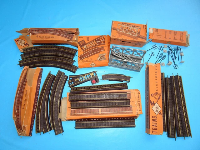 Lot De 31 Rails HO Märklin Avec Ballast - Droits, Courbes, Aiguillages, Heurtoirs - TBE