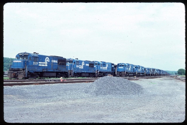 Original Rail Slide - CR Conrail 2529+ Selkirk Yard 5-1-1982