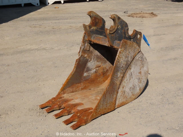 Kubota K7427 24" Trenching Digging Bucket Attachment For Excavators bidadoo