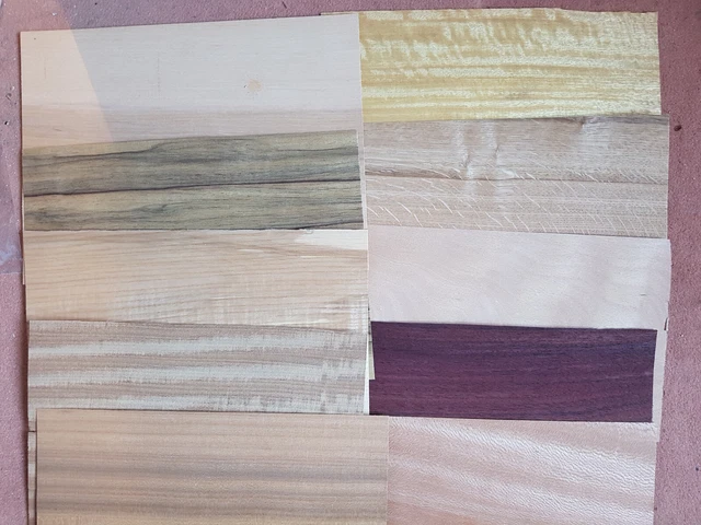 Juego de chapa G 1, compuesto por 10 tipos de madera noble min.30x20cm generalmente más grande