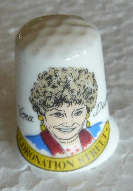 Dé à Coudre En Porcelaine Fine Birchcroft, Série Posters De Voyage - Portugal, édition Limitée, Or 18 Carats