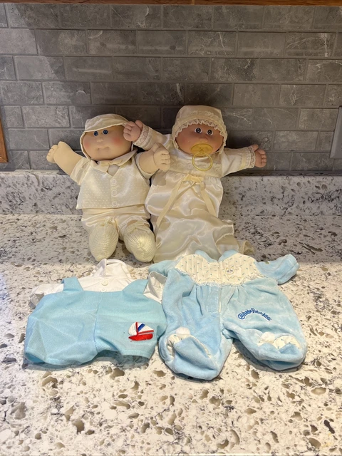 Vintage Preemie Boy And Girl Cabbage Patch Dolls. Comes With Outfits/pacifier
