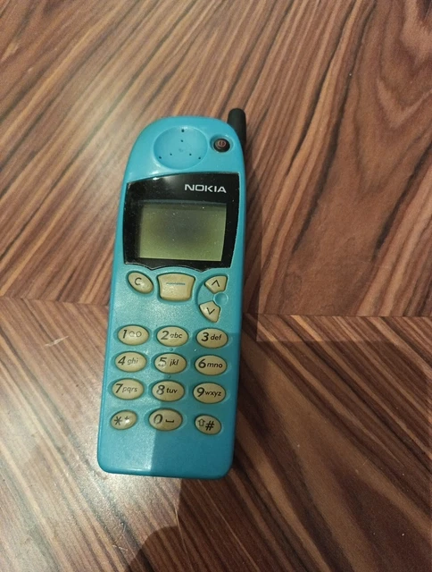 TÉLÉPHONE CELLULAIRE NOKIA 8210 Rose Gsm Léger Petit Jeux Usagé EUR 95