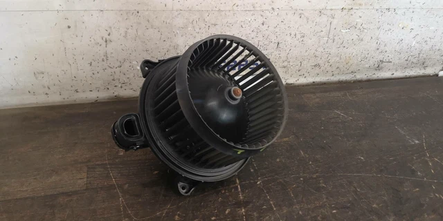 moteur du ventilateur de chauffage Ford KA+ AV1119846AB 1.2 63kW YSKE 231497