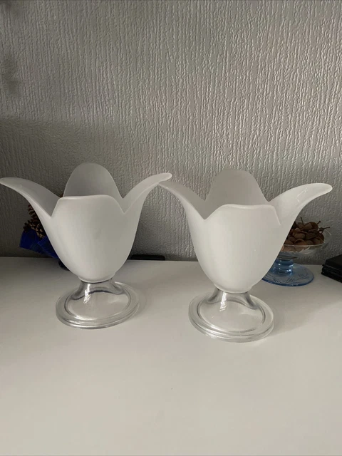 A pair of Floral contemporary clear round base vase & frosted glass tulip petals