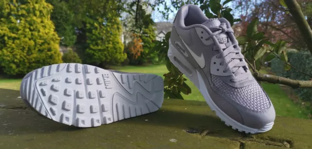 Nike Damen Air Max 90 SE grau weiß Turnschuhe Größen brandneu in Verpackung UK Größen 4 & 5