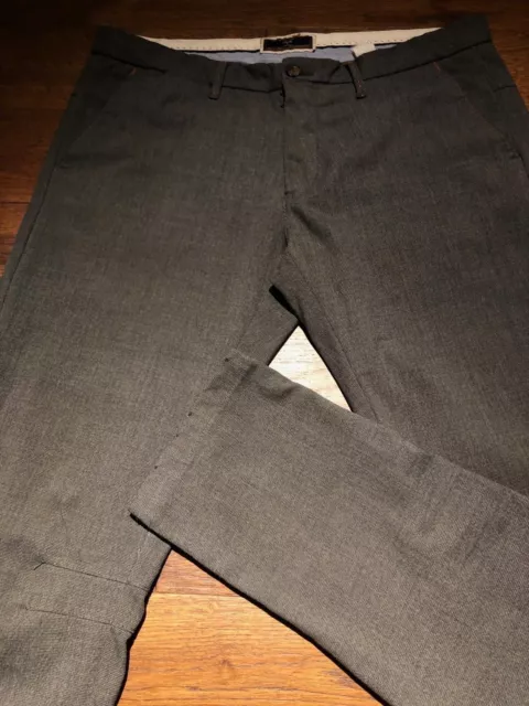 Pantalon droit Zara gris avec bande blanche sur le côté