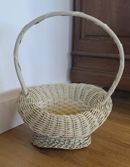 Vintage WHITE WICKER FUNERAL FLOWER BASKET WITH BAMBOO HANDLE HARRY & DAVID