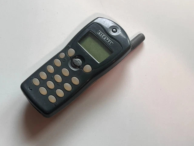 Téléphone portable vintage Alcatel one touch club plas. 2000s
