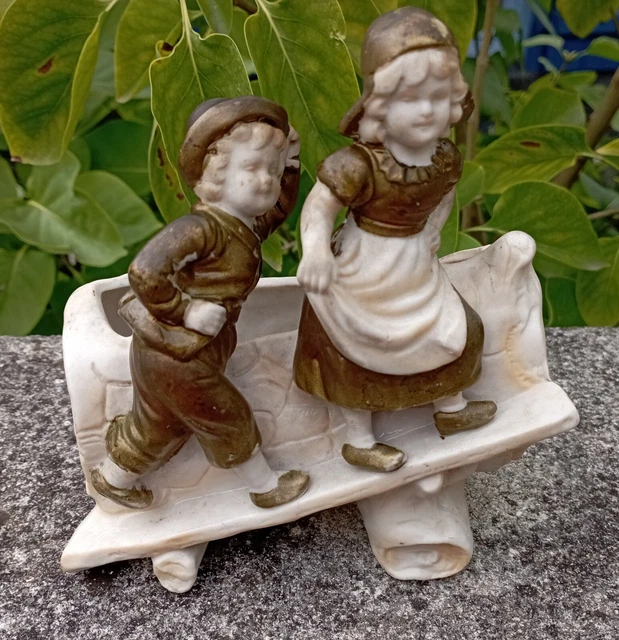Belle Poupée Ancienne En Porcelaine - Petite Jardinière De 45 Cm - Époque Inconnue