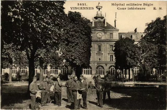 CPA AK VINCENNES Military Hospital Bégin Inner Court (672255)
