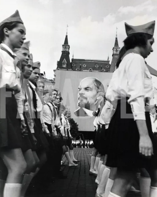 Photo de presse vintage Russie, Moscou, Défilé pour Anniversaire Pioneer, tirage