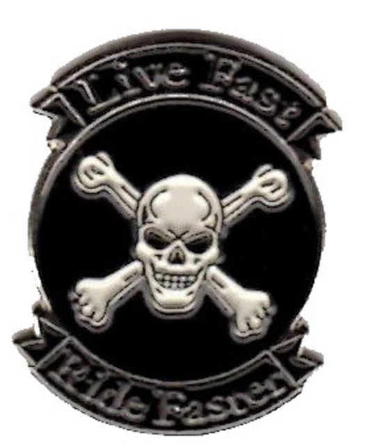 Pirate Skull &amp; Crossbones Metal Enamel Pin Badge, Metal