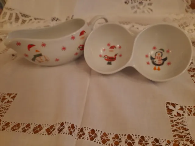 Pure white pottery gravy/sauce boat with twin serving nibbles dishes Christmas