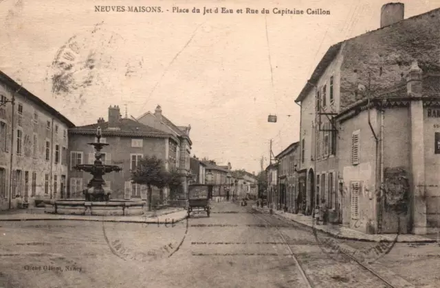 CPA 54 - NEUVES MAISONS (Meurthe et M.) - Place du Jet d'Eau et rue Cne Caillon