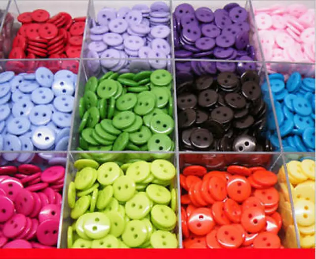 100 Mix  Resin Buttons For Cardmaking Embellishments  Colours  DIY Sewing