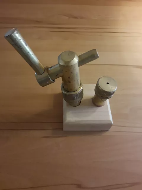 Messing Bier Zapfhahn + Lüfter Biergarnitur auf Holz
