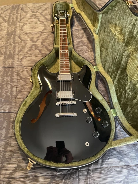 Yamaha SA900 Semi Acoustic Electric Guitar with Original Yamaha Hard Case