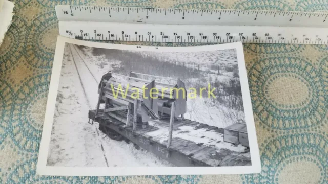 X0184 TRAIN ENGINE PHOTO RR LOCOMOTIVE RAILROAD IT Illinois Terminal Derailed