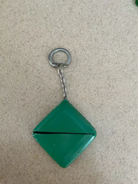 VINTAGE squeeze coin purse on keychain Key Chain  Green Hong Kong MD1
