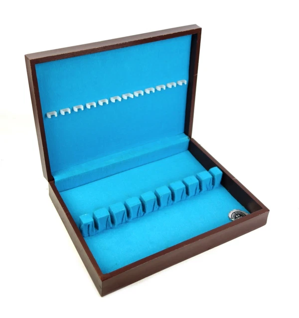 VINTAGE INTERNATIONAL SILVER Co AntiTarnish Wood Silverware Flatware