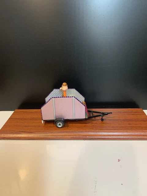 SHOWMANS FAIRGROUND CODE3 Funfair childrens Ride trailer 1/50 scale £1. ...