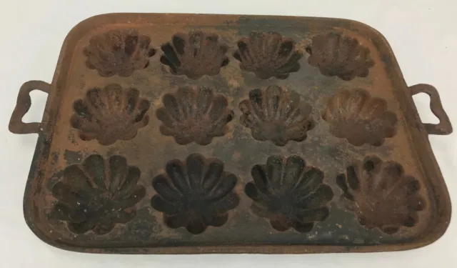Vintage Antique Large Cast Iron TURKS HEAD Corn Bread Muffin Pan - Country Decor